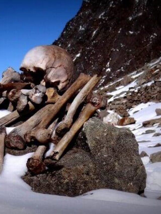 Roopkund lake in Uttarakhand