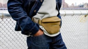 How to wear a fanny pack