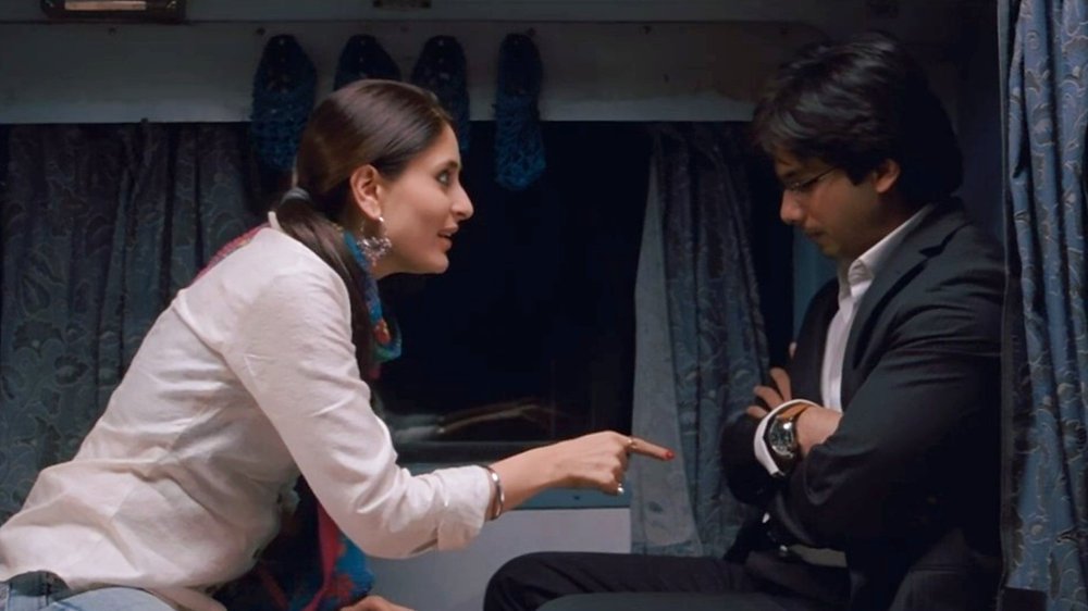 A scene from Jab we met , Kareena kapoor and Shahid Kapoor in train